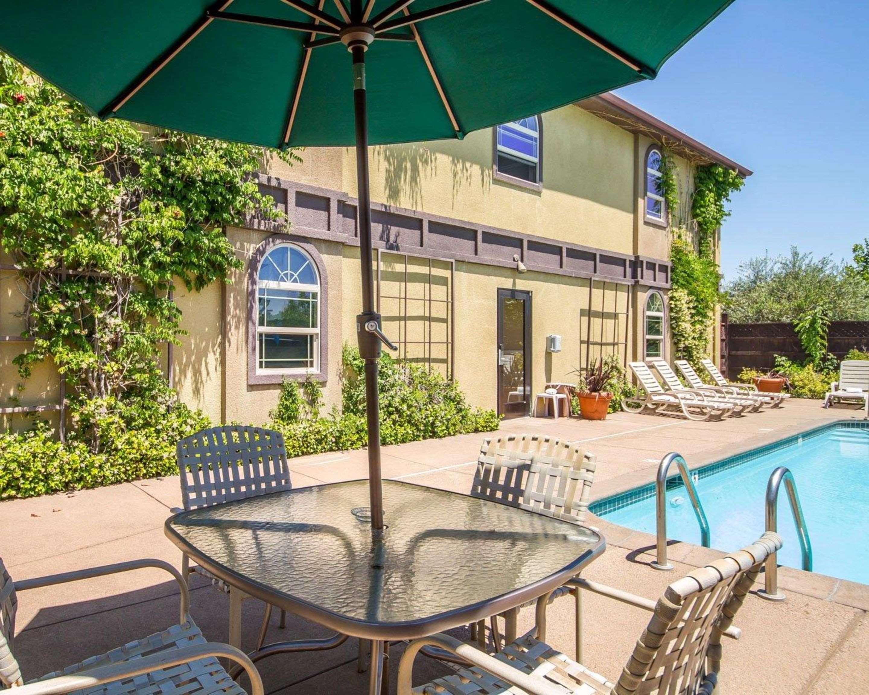 Comfort Inn & Suites Ukiah Mendocino County Kültér fotó